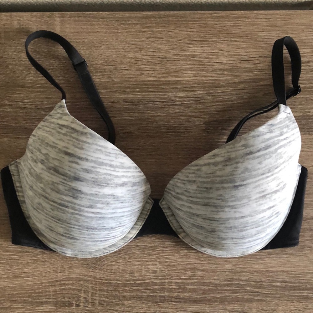 PINK VICTORIAS SECRET wear everywhere push-up.